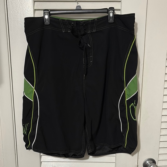 O'Neill Black and Green Dynamic Board Shorts - Picture 1 of 3